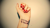 nails wid message