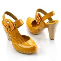Yellow heels2