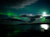 aurora-moon-reflection
